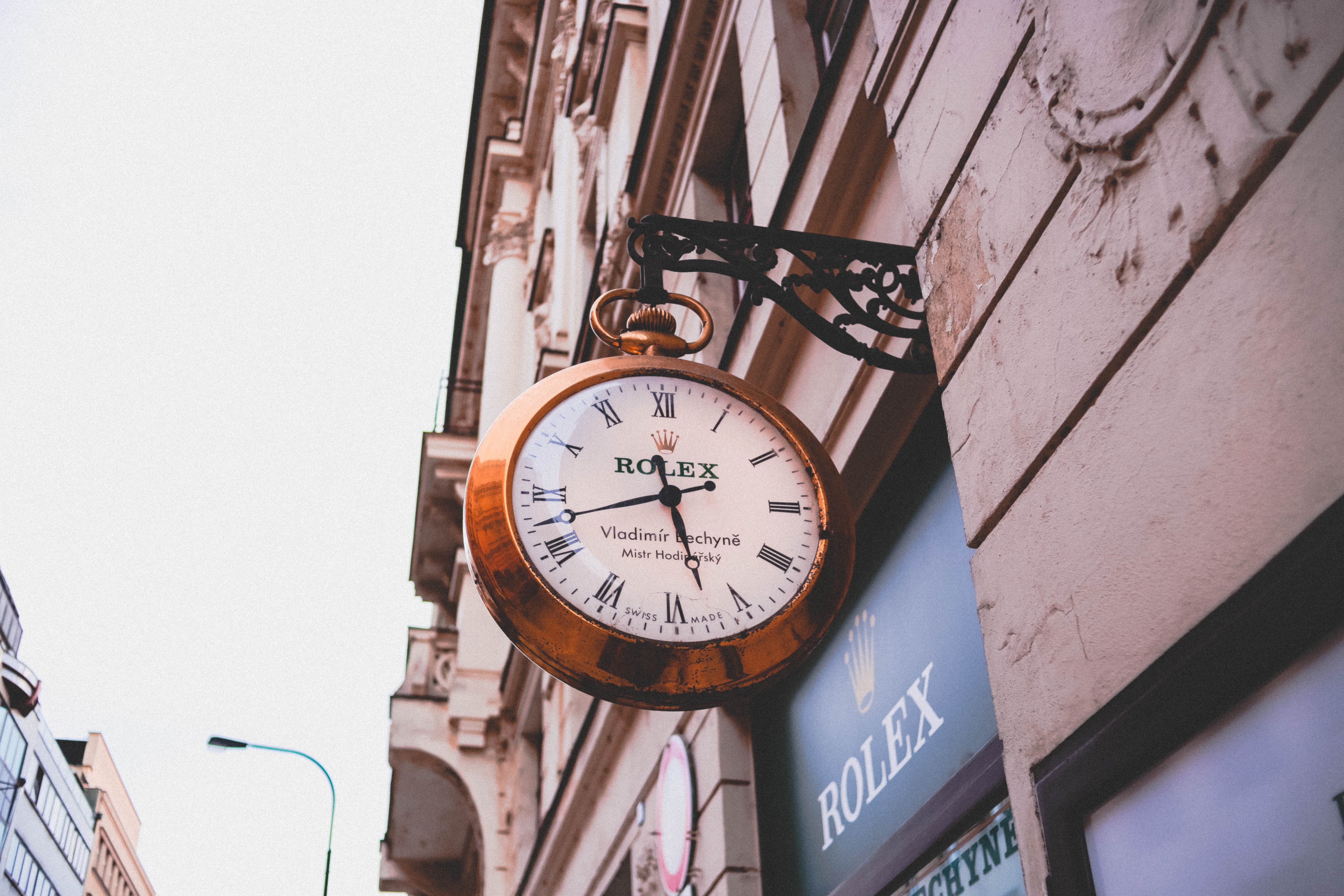 Clock depicting 5am - wake up challenge